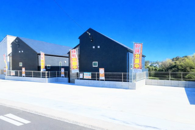 【前面道路含む現地写真】 | ◆横浜市緑区上山　未使用戸建A号棟◆ | ◆前面道路も幅員があり車の運転も安心！前面道路は閑静な住宅地。車通りの少ない道路です。お子様にも安心です。