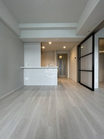 Louis Residence弁天町　弁天小学校の居間・リビング|Louis Residence 弁天町　リビング