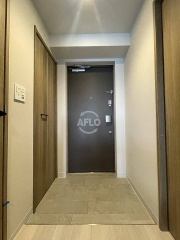Louis Residence弁天町　弁天小学校の玄関|Louis Residence 弁天町　玄関