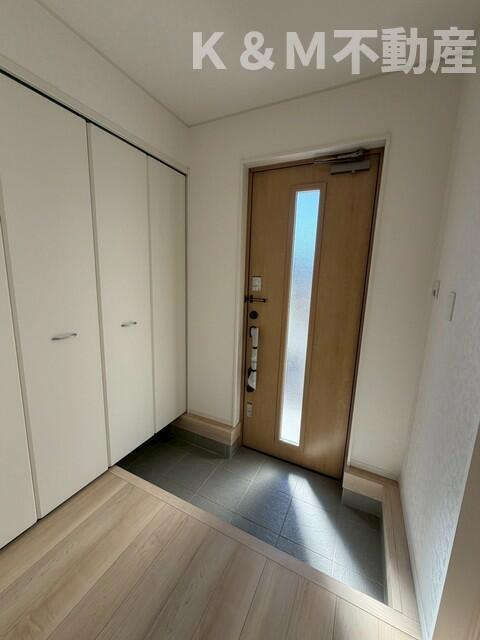 クレイドルガーデン柏市花野井第１０　１号棟の玄関|落ち着いた玄関です