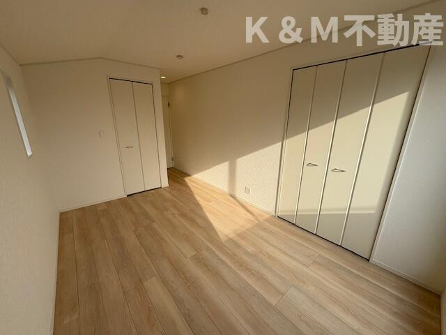 クレイドルガーデン柏市花野井第１０　１号棟の居間・リビング|こちらの居間で趣味の時間をお楽しみください