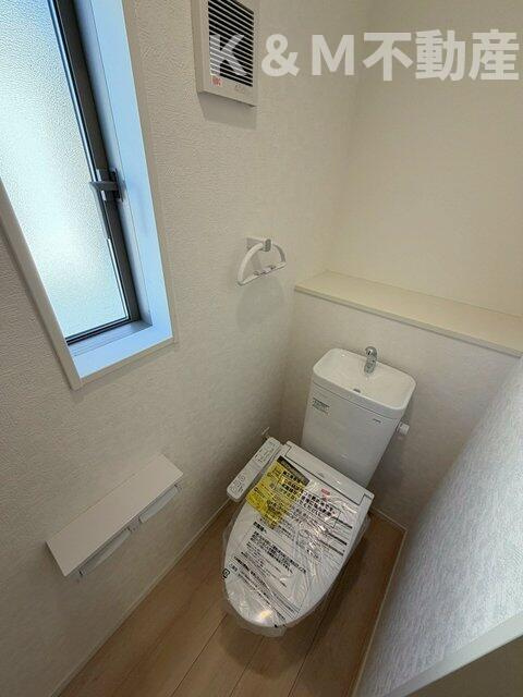 クレイドルガーデン柏市花野井第１０　１号棟のトイレ|清潔感のあるトイレです