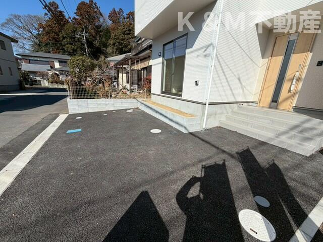 クレイドルガーデン柏市花野井第１０　１号棟の駐車場|カースペースがあります