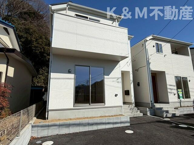 クレイドルガーデン柏市花野井第１０　１号棟のエントランス|落ち着いたエントランスです