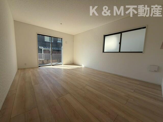 クレイドルガーデン柏市花野井第１０　１号棟の居間・リビング|おしゃれな居間です