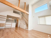 【辻堂新町2丁目】開放感あふれる19.5帖の大空間LDK！ロフト＆吹抜けのあるお家の画像