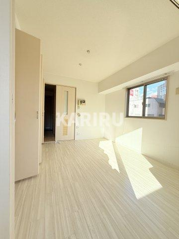 Ｃｈｅｒｒｙ　Ｈｉｌｌｓの洋室