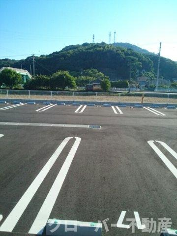 ノイ・レーベンＡの駐車場