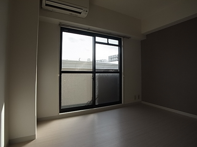 神戸市東灘区青木５丁目の賃貸マンションの居間・リビング|室内