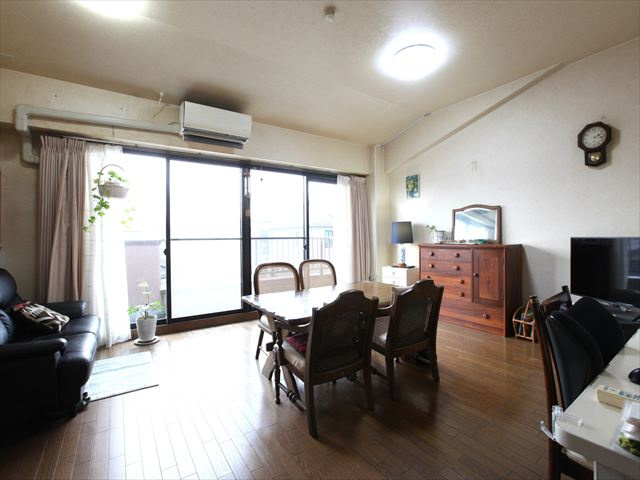 【居間・リビング】の画像