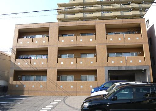 プティアルカンシェルの駐車場