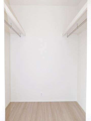 愛西市大井町浦田面の新築一戸建の収納|◇ウォークインクローゼット◇　　大きな荷物や洋服などが片付く大容量収納！