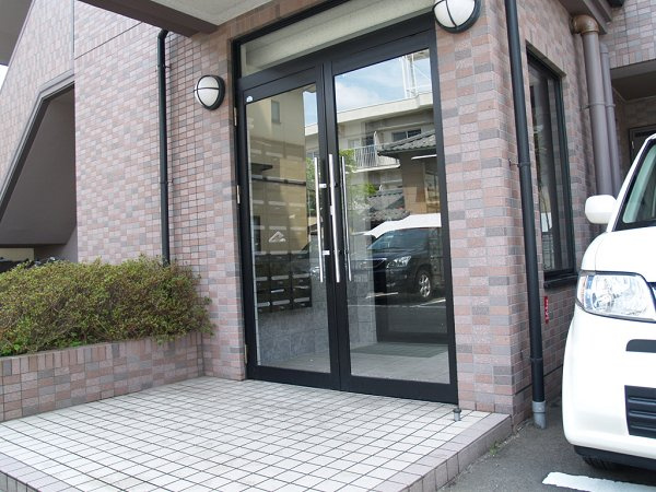 【エントランス】クレセール河原町