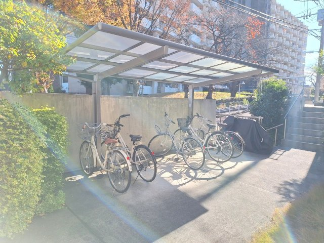 プリムローズＢのその他共用部分|★屋根付き自転車置き場★
