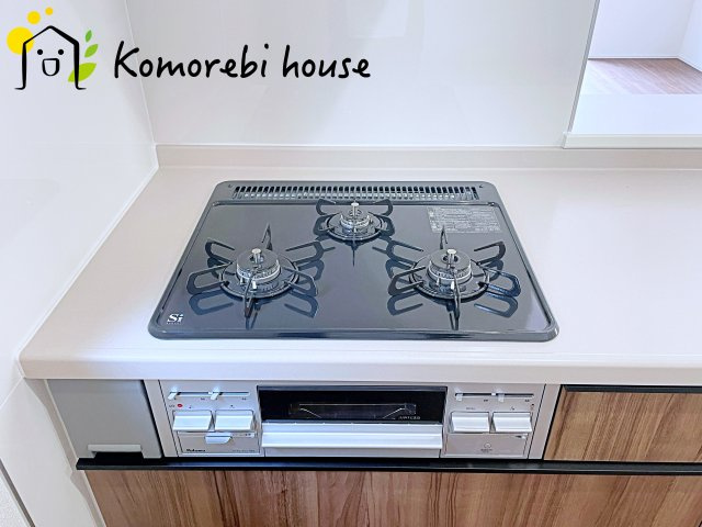 さいたま市西区内野本郷　新築一戸建て　リーブルガーデン　01のキッチン|コンパクトなキッチンで掃除もラクラク