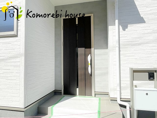 さいたま市西区内野本郷　新築一戸建て　リーブルガーデン　01の玄関|毎日通る玄関はこちらです