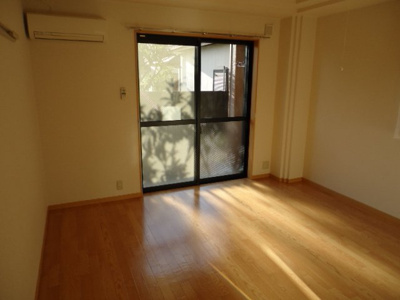 【内装】 | グロリアスガーデン | 洋室