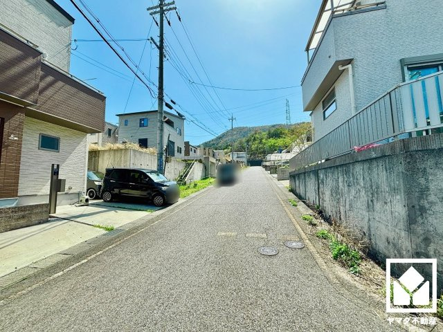 大津市南郷上山町　２２０号地の前面道路含む現地写真