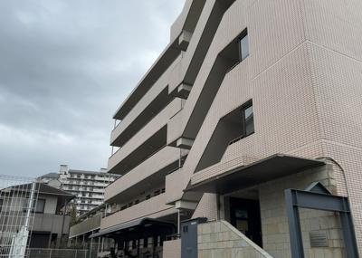 【現況写真】 | リ・アーリア京王堀之内 | 景色重視でお家選ぶをするとスーパーが遠い！学校が遠い！など生活をするうえで利便性で困ることもあります。まず一度現地を見学する際に、周辺の施設などがあるかを確認し、暮らし始めた後のことを想像しましょう。