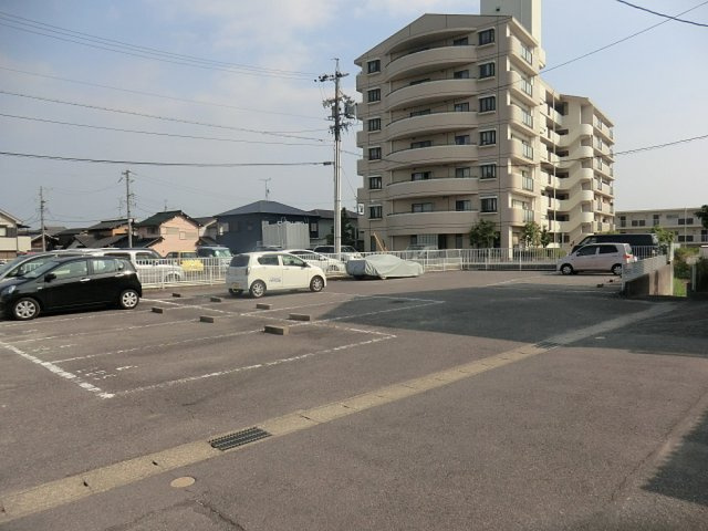 【駐車場】 | ハイステップ花田 B棟