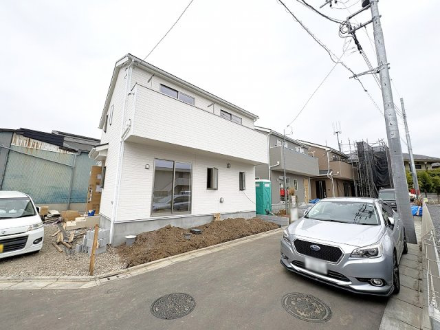 【外観】 | 西東京市住吉町1丁目　新築一戸建住宅　全4棟　(保谷店) | スーパーやコンビニ、ドラッグストアも徒歩10分圏内に揃います。