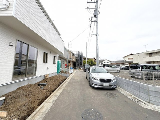 【前面道路含む現地写真】 | 西東京市住吉町1丁目　新築一戸建住宅　全4棟　(保谷店) | 第一種低層住居専用地域につき住環境の良さが魅力。