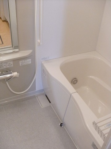 ラッキーヒルズの浴室