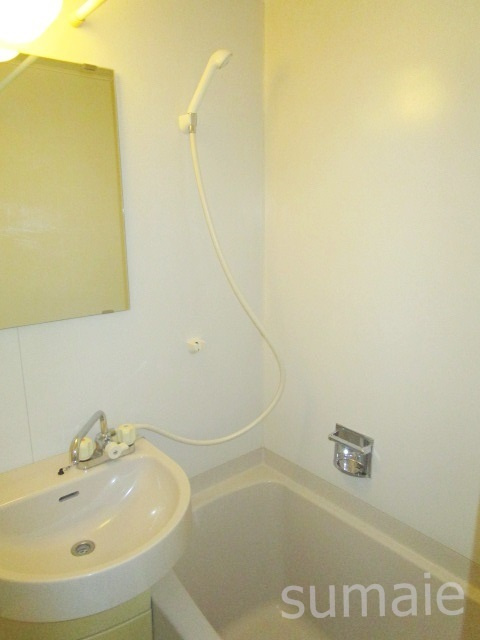 Ｆｉｏｒｅ　西尾久Ⅱの浴室|バスタブです☆