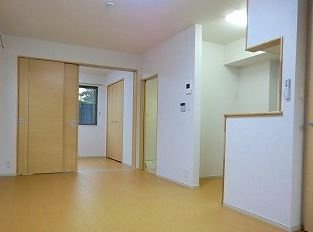 【居間・リビング】 | サンフローラＡ | こちらの居間で趣味の時間をお楽しみください