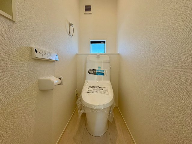 土佐市高岡町甲4期1号棟　新築建売のトイレ|2階のトイレもシャワー洗浄付きです☆