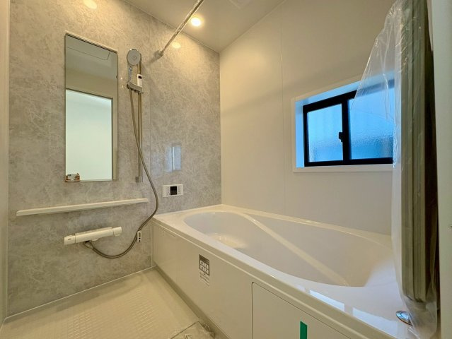 土佐市高岡町甲4期1号棟　新築建売の浴室|清潔感あふれる浴室で毎日の疲れを癒しましょう♪