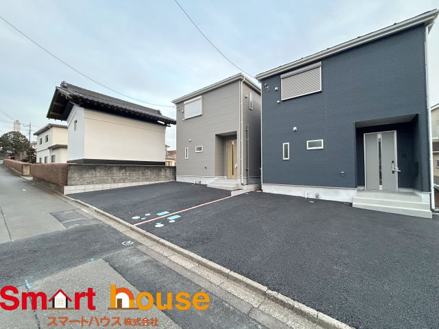 相模原市緑区下九沢第68　新築2棟の外観|オシャレな外観は、人の目を引くだけではなく自慢したくなりますね！植木を置いたりアレンジは、自由です。自分の好みに仕上げましょう♪