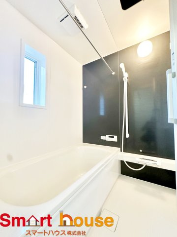 町田市鶴川　新築全2棟の浴室