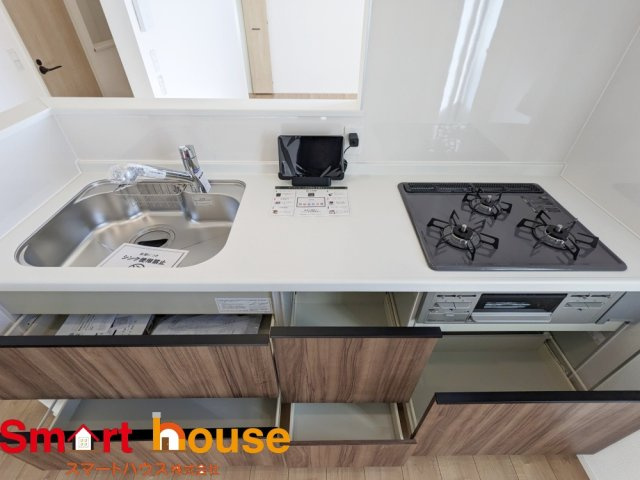 綾瀬市寺尾本町　建売変更　新築全4棟のキッチン|2号棟