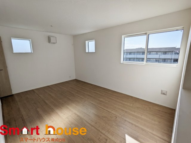 綾瀬市寺尾本町　建売変更　新築全4棟の洋室|2号棟