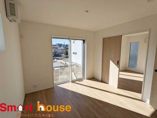 綾瀬市寺尾本町　建売変更　新築全4棟の洋室|2号棟