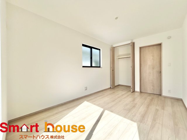 大和市福田　新築全4棟の洋室