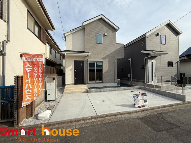 東京都小平市上水南町　新築2棟の外観|外壁が周囲の街並みと青空に生えるお洒落な仕上がり！周囲には高い建物のないエリア。青い空が大きく感じますね。
