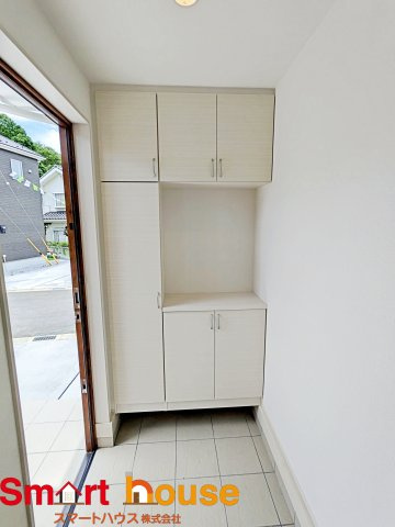 東京都小平市上水南町　新築2棟の収納|大型のシューズボックスがあるだけで靴を収集している方も大家族でも安心！
置きっぱなしの靴を収納できるので玄関がスッキリ！
