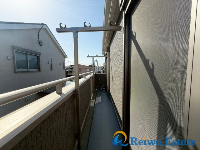 中古戸建　茅ヶ崎市柳島2丁目のバルコニー|お洗濯ものや布団が沢山干せる南向きのバルコニー！