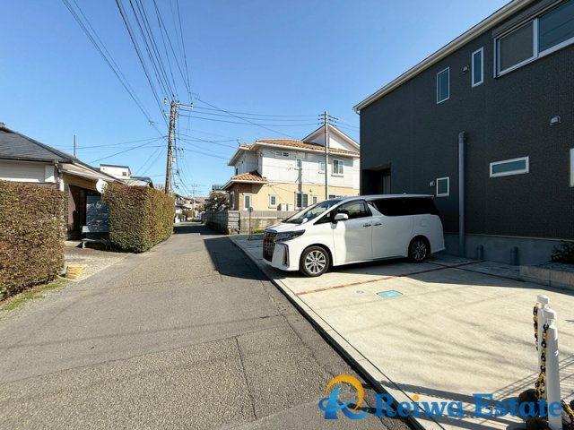 中古戸建　茅ヶ崎市柳島2丁目の前面道路含む現地写真