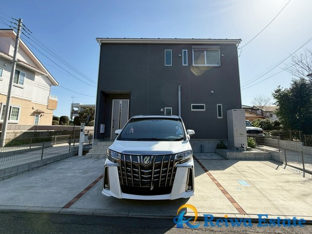 中古戸建　茅ヶ崎市柳島2丁目の外観|スタイリッシュで洗練された外観デザイン。毎日の帰宅が楽しみになる住まいです。