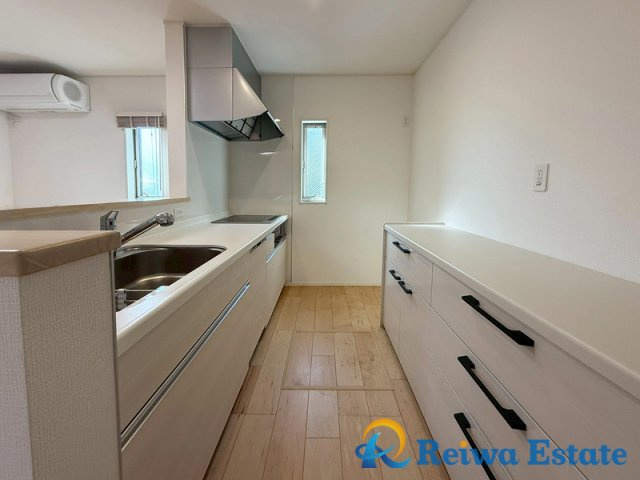 中古戸建　茅ヶ崎市柳島2丁目のキッチン|毎日使うキッチンだからこそ、スムーズに無駄なく作業できお手入れのしやすいスペースに仕上がっています。