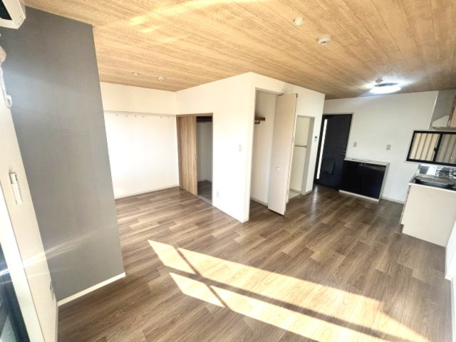 ルミエールモトヤマの居間・リビング