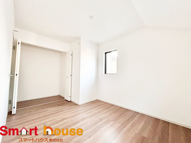 相模原市南区西大沼　新築4棟の洋室|充分な広さと収納機能を備えた部屋はお子様の自発性と成長を促します。お子様の成長を支える、勉強や好きなことに没頭する学びの空間にいかがですか？
