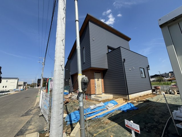 寺台　新築戸建　３号棟の前面道路含む現地写真