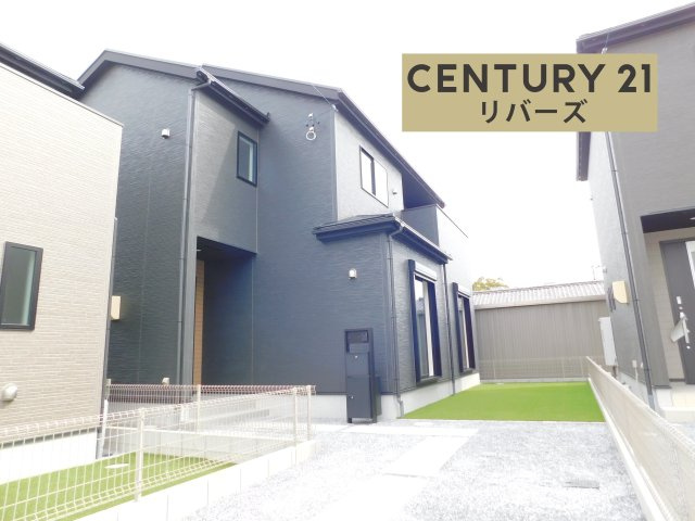 愛西市大井町浦田面の新築一戸建の外観|☆２号棟☆　　新価格！！いつでもご案内致します！（お問合せ当日、平日、水曜、夜間でもＯＫ）　長期優良住宅！　敷地５０坪超！　駐車３台ＯＫ♪　南に人工芝敷きの庭付き！　全居室南向き・６帖以上♪