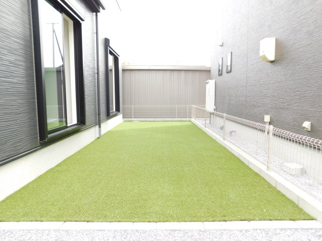 愛西市大井町浦田面の新築一戸建の庭|◇庭◇　　南面に芝生の庭付き♪