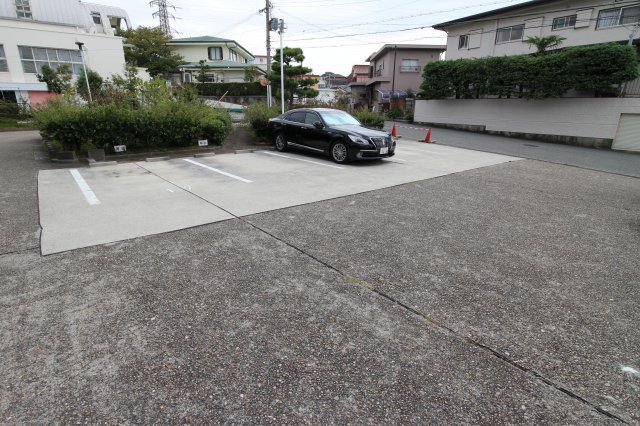 矢元台住宅の駐車場