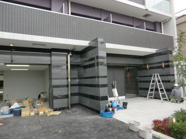大阪市淀川区田川３丁目の賃貸マンションのエントランス